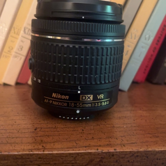 Nikon AF-P DX 18-55mm VR Lens – Like New Condition - Picture 2 of 7